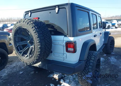 2021 Jeep Wrangler Unlimited Willys 4X4 z USA, uszkodzony, nr VIN 1C4HJXDNXMW819518